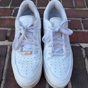 Nike Air Force 1 Sage Low